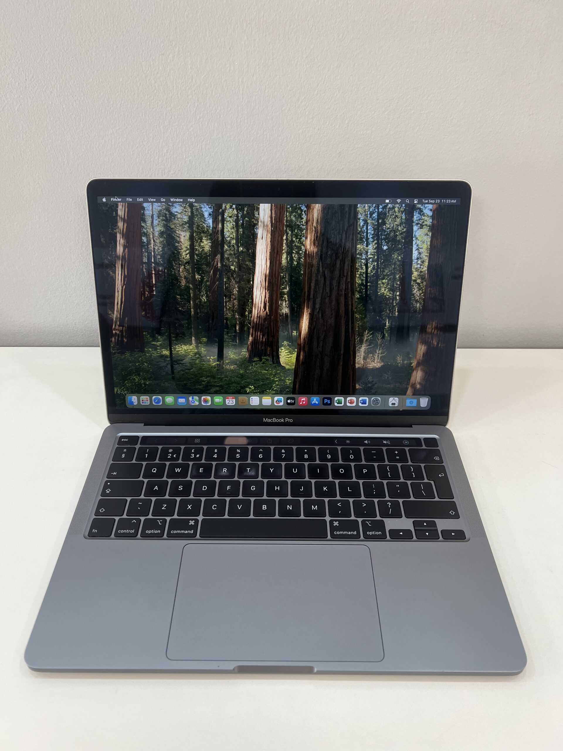 MacBook Pro 13", 2.3Ghz i7, 16GB, 512GB